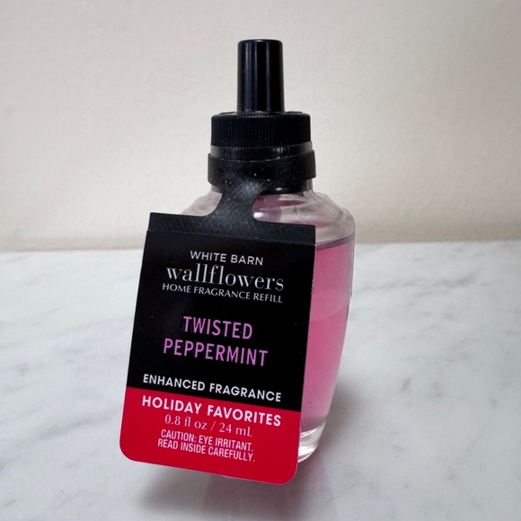 Lot of 3 Bath & Body Works Twisted Peppermint Tis The Season Wallflowers Refills - Picture 2 of 7